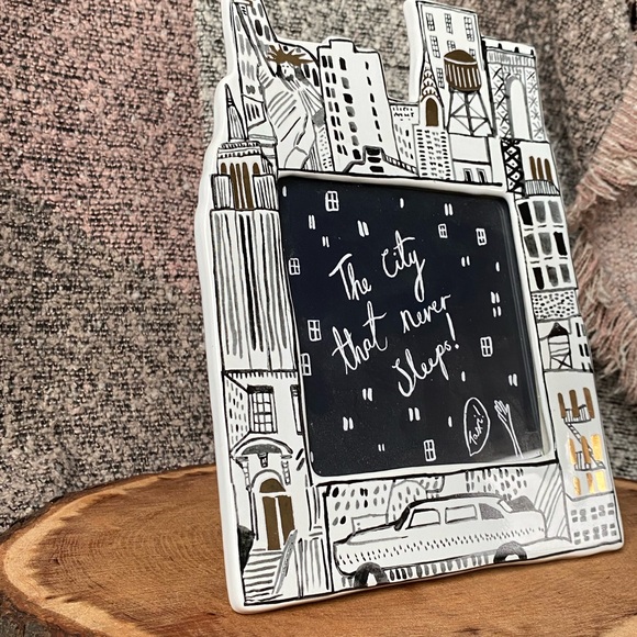 New York City Picture Frame - Picture 3 of 9